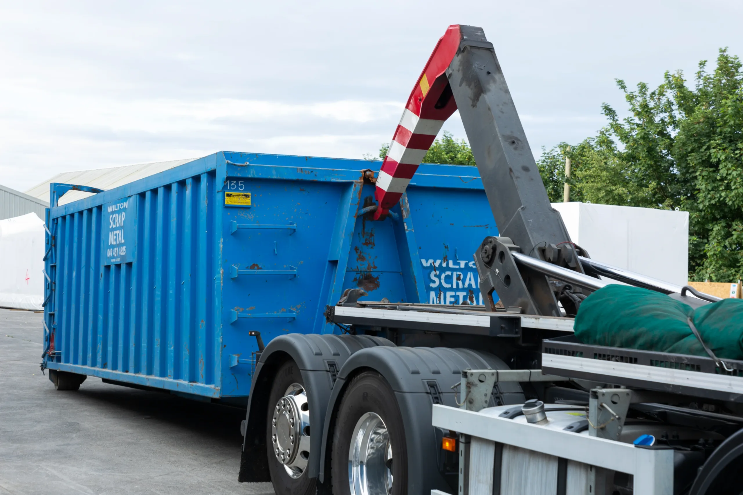 large skip delivery commercial