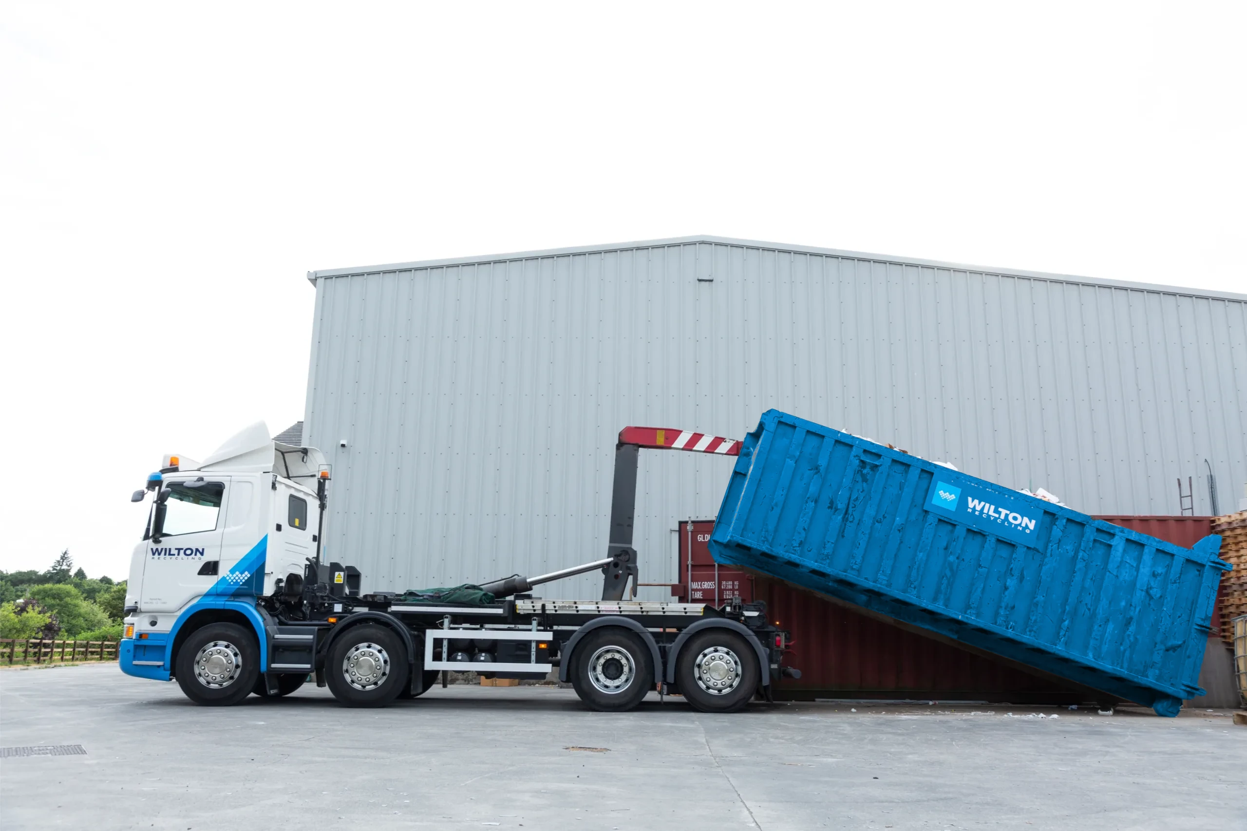 roll on roll off skip collection commercial